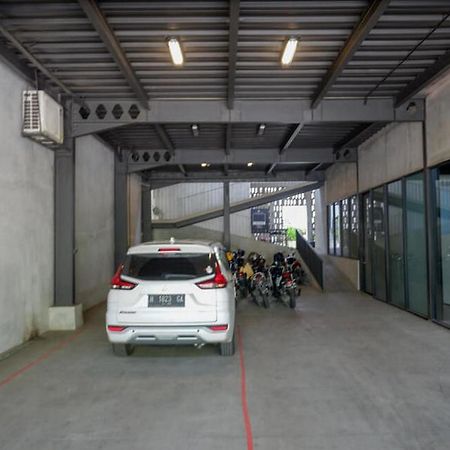 Reddoorz Plus Near Kawasan Sam Poo Kong Semarang Exterior foto