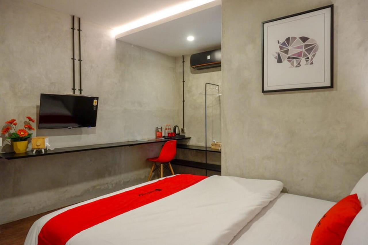 Reddoorz Plus Near Kawasan Sam Poo Kong Semarang Exterior foto