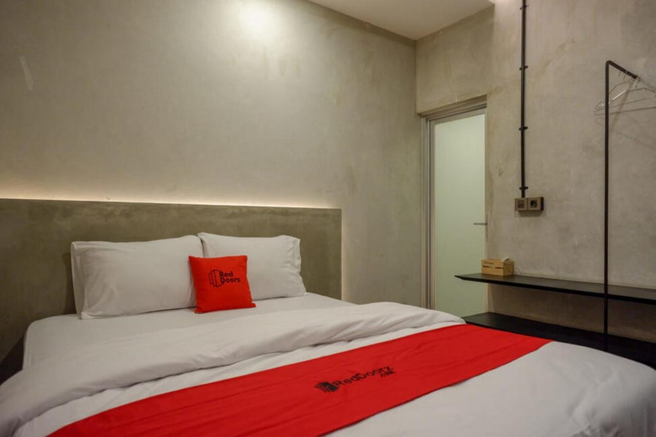 Reddoorz Plus Near Kawasan Sam Poo Kong Semarang Exterior foto